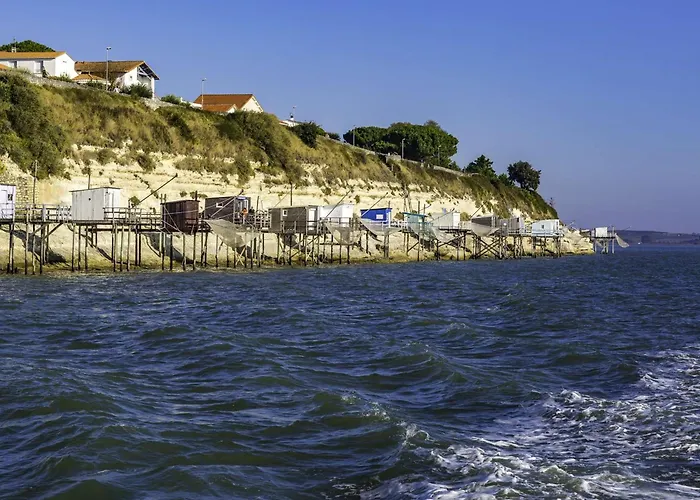 2 Pièces à Avec Terrasse Et Parking Près De La - Fr-1-494-218 Apartamento Royan