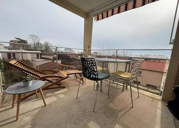 2 Pièces à Avec Terrasse Et Parking Près De La - Fr-1-494-218 Apartamento