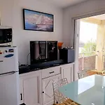 2 Pieces A Avec Terrasse Et Parking Pres De La - Fr-1-494-218 Apartment