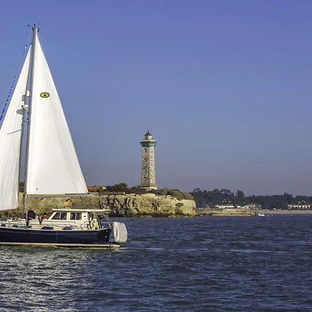 2 Pieces A Royan Avec Terrasse Et Parking Pres De La - Fr-1-494-218 Appartement