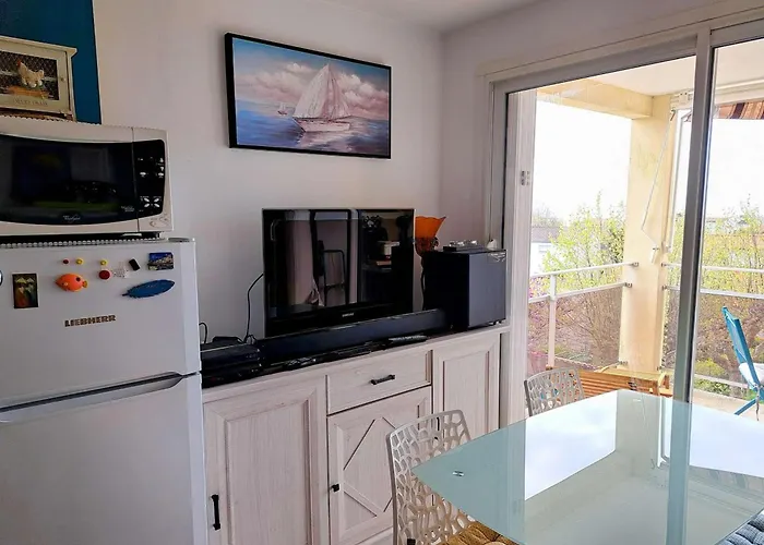 2 Pieces A Avec Terrasse Et Parking Pres De La - Fr-1-494-218 Apartment